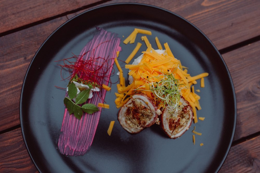 Giga Testvérek Special Street Food Center