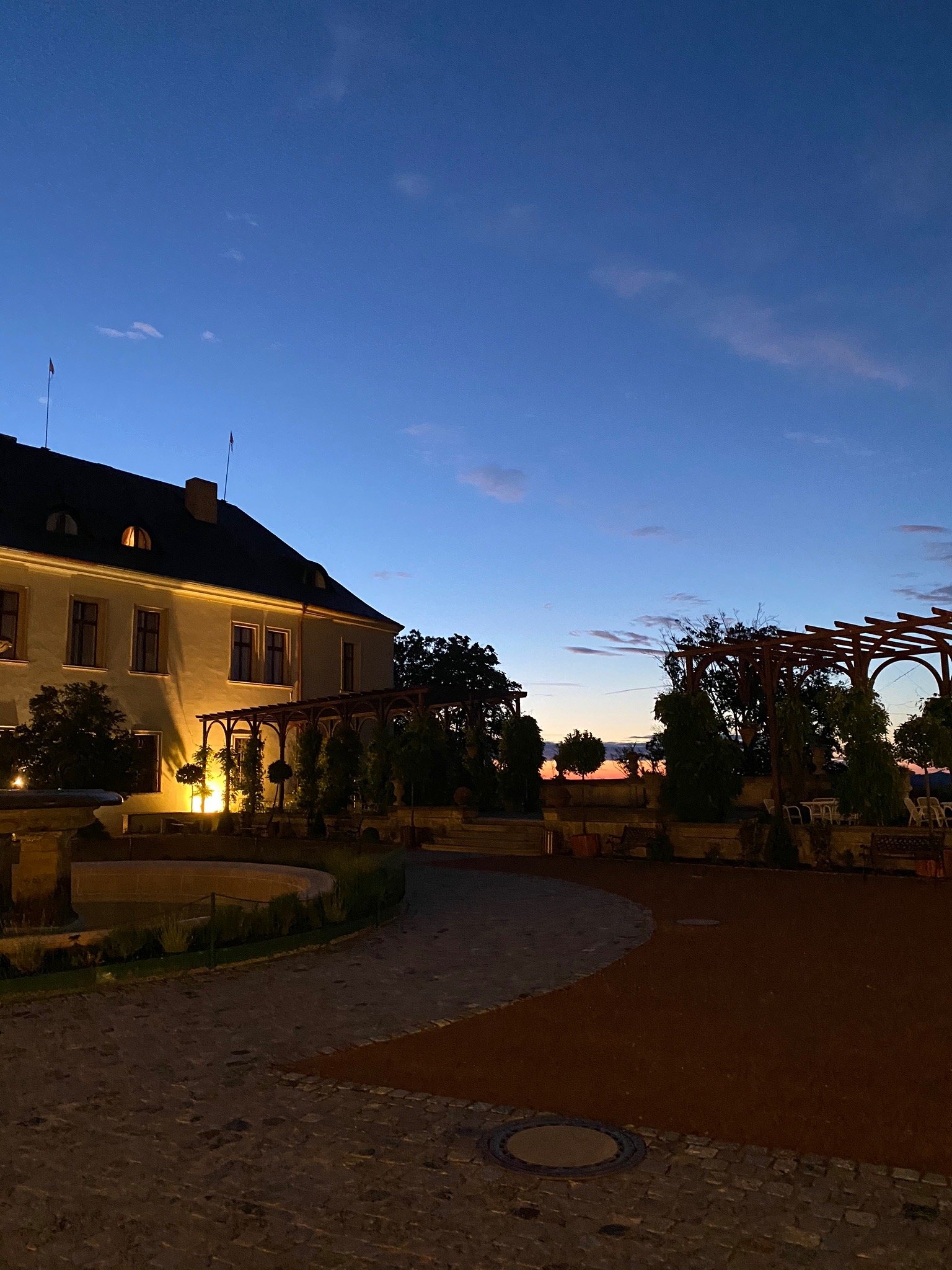 Chateau Zbiroh-官方