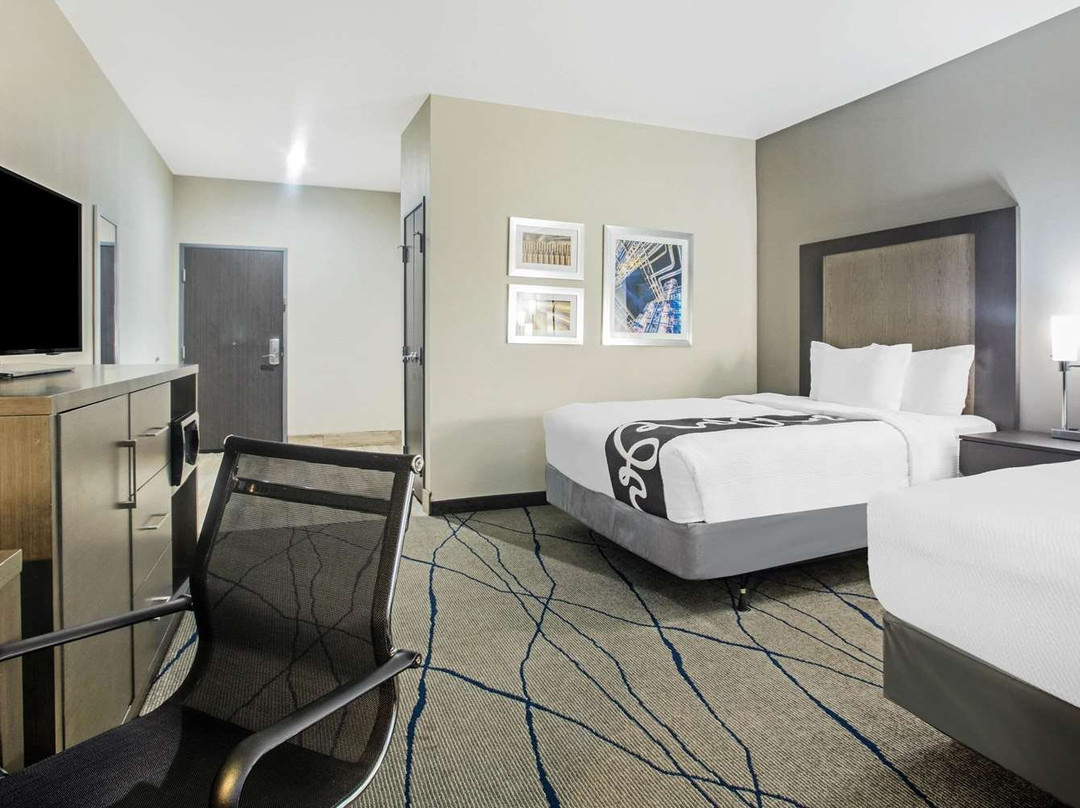 La Quinta Inn & Suites by Wyndham Ponca City主图