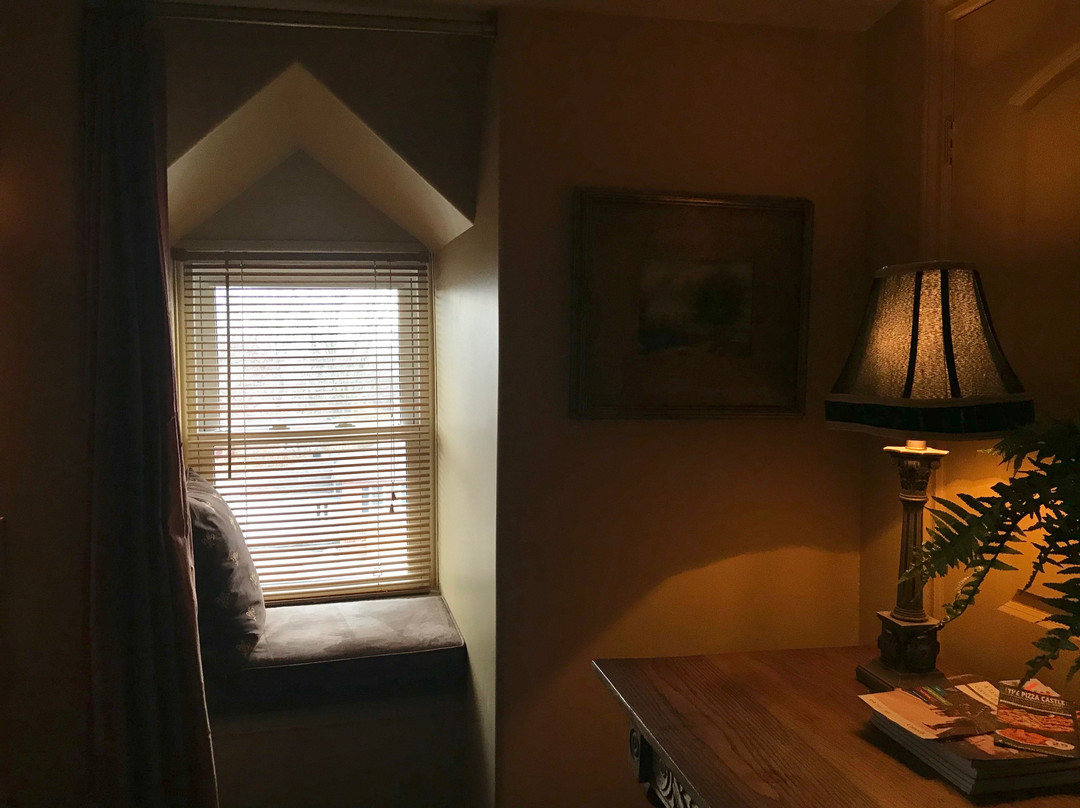 Russell Manor Bed and Breakfast主图