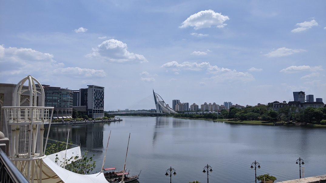 Putra Bridge-太子城必去景点