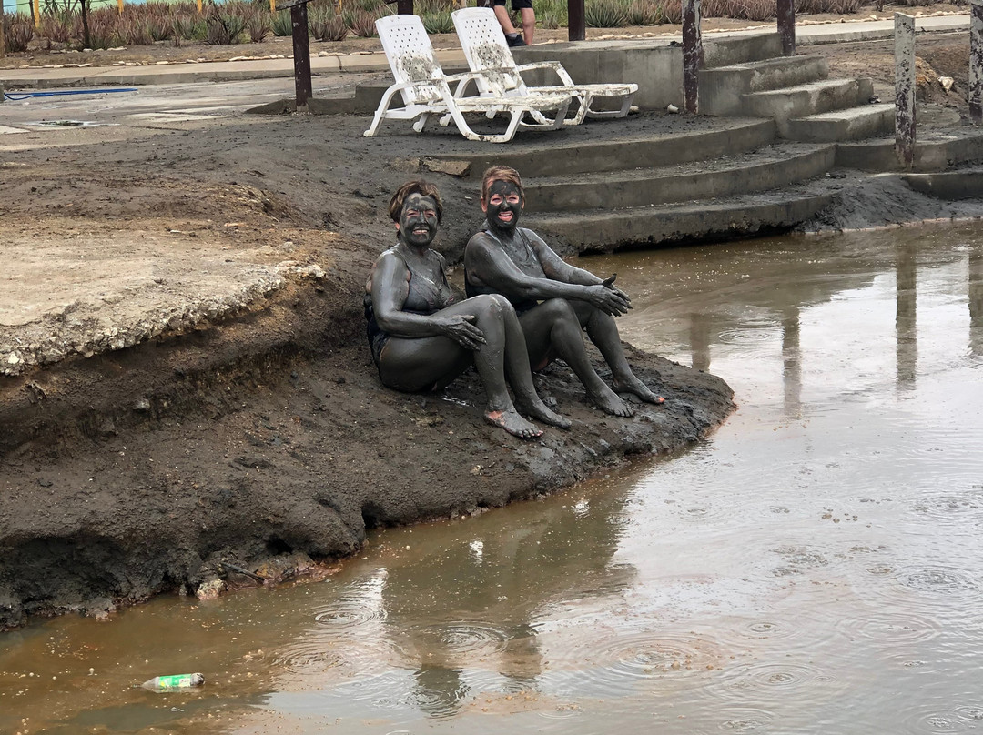 Banos de San Vicente-萨利纳斯必去景点