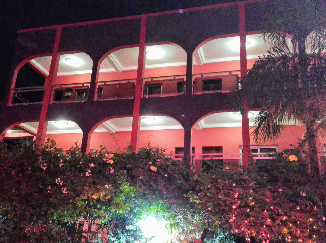 Seaview Gardens Hotel主图