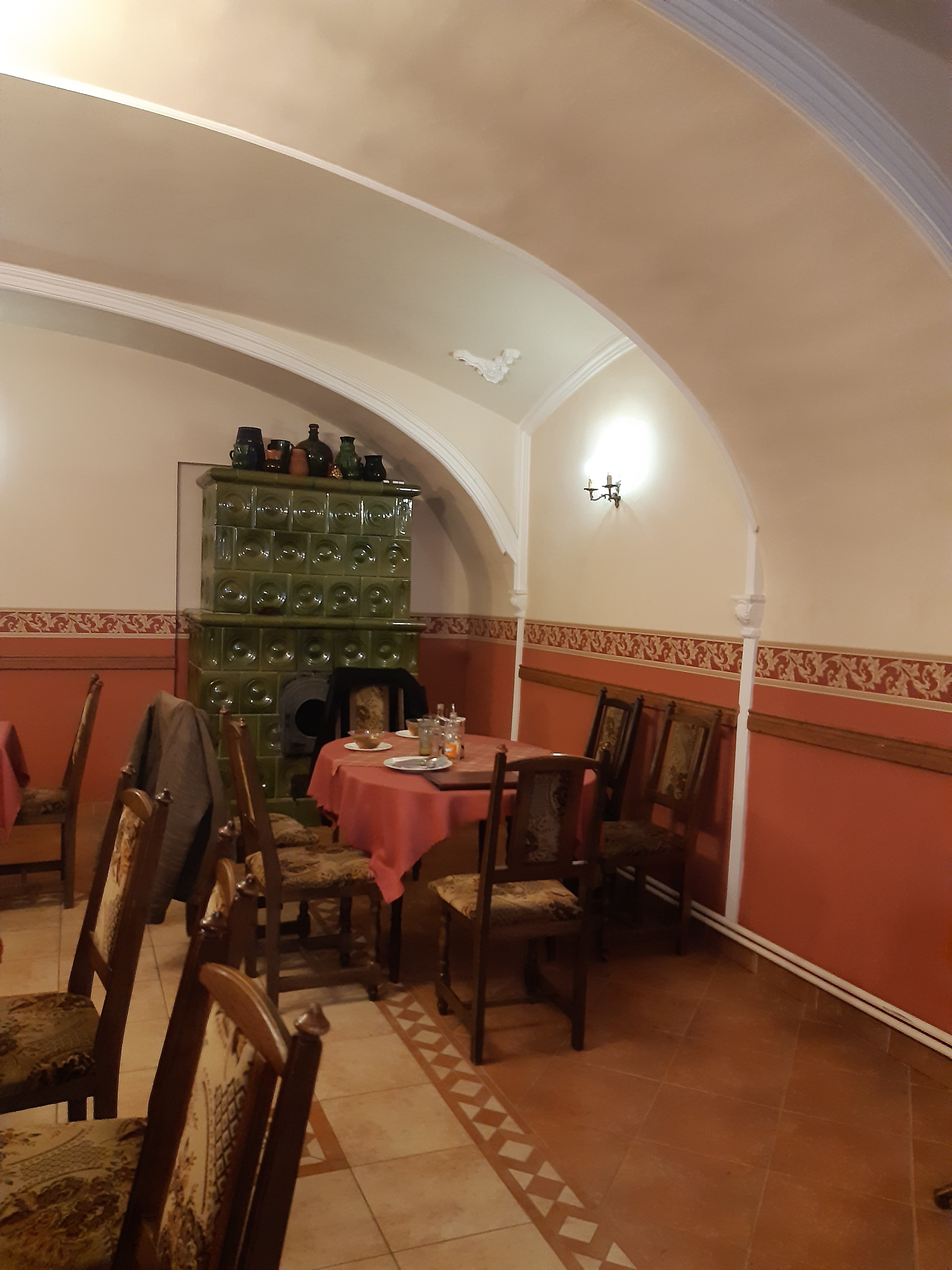 Kastelyfogado Sitke-餐饮