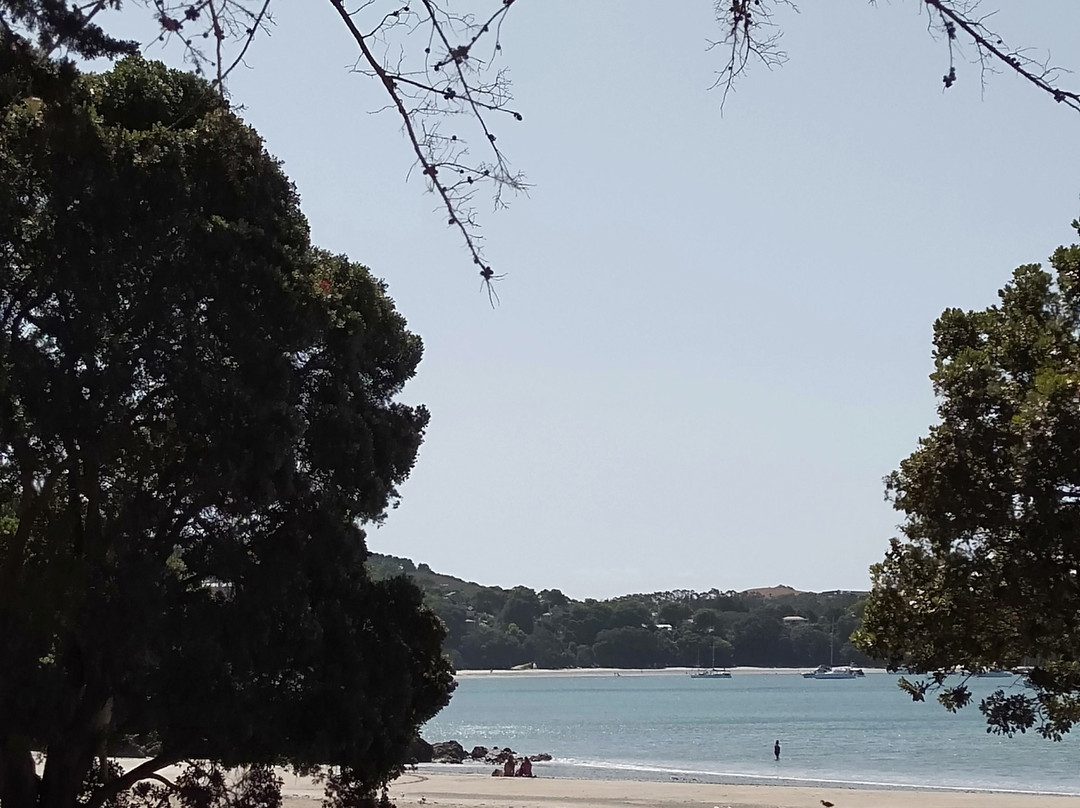 Oneroa Beach景点图片