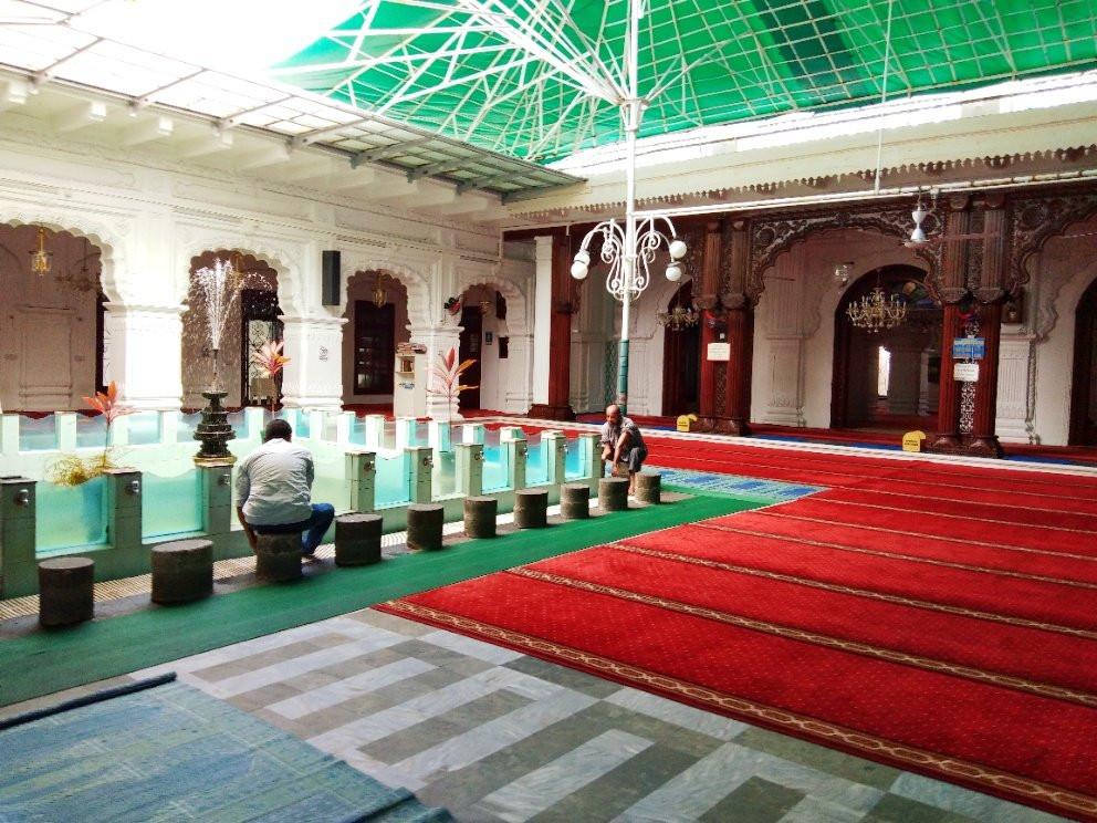 Jummah Mosque-路易士港必去景点