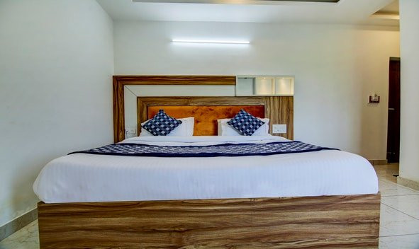 Hotel Whispering Oaks主图