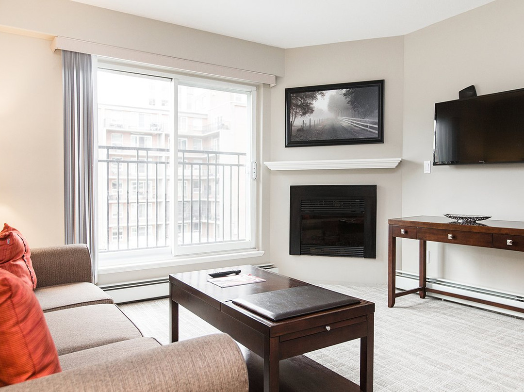 Canterra Suites Hotel主图