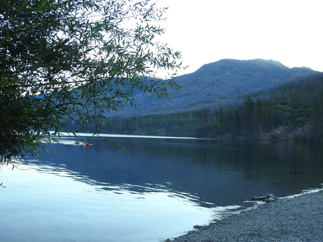 Lake Epuyen景点图片