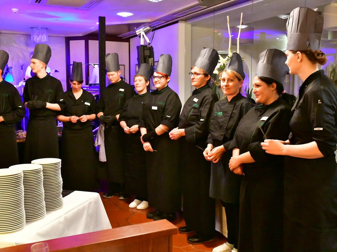 洛伊帕斯村酒店住宿-Thermenhotel Stoiser