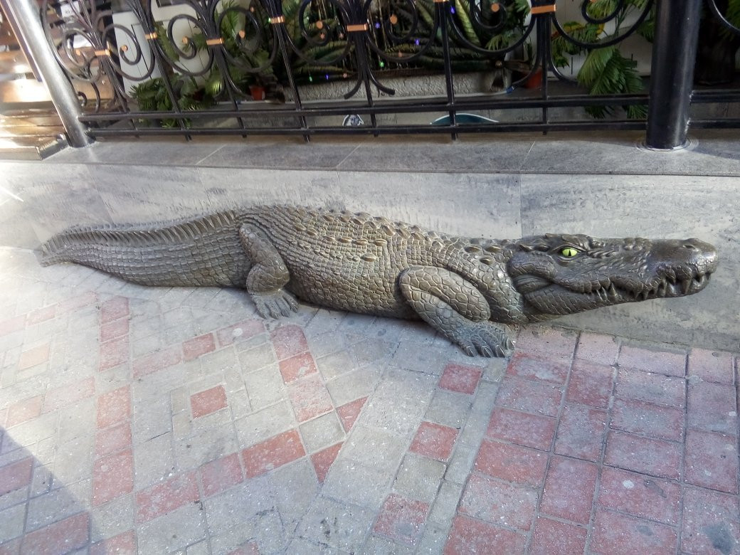 Sculpture Crocodile-雅尔达必去景点