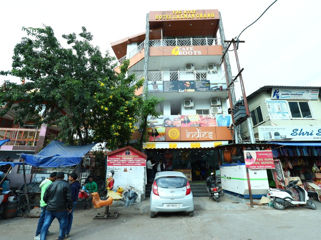 Yog Stay Hotel Laxman Grand主图
