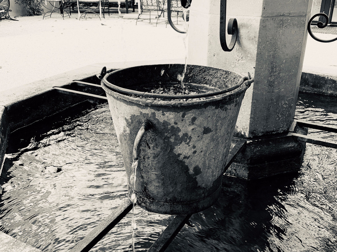 河畔公园酒店餐厅主图