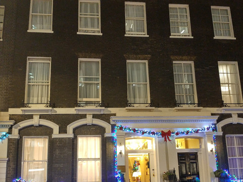 里奇芒特酒店主图