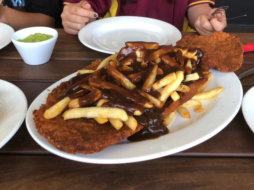 Pinnacle Hotel主图