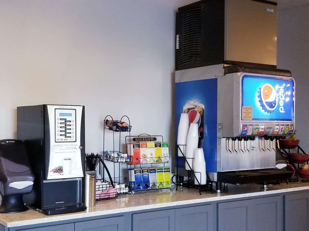 Ramada by Wyndham Sellersburg / Louisville North主图