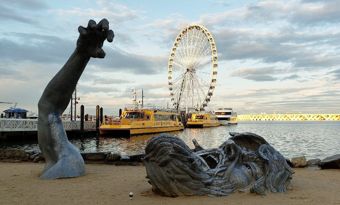 The Awakening Sculpture-国家港口必去景点