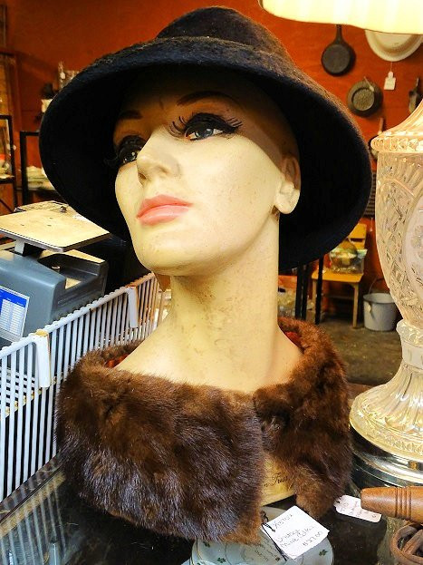 Out Of The Past Antiques-克拉克斯维尔必去景点