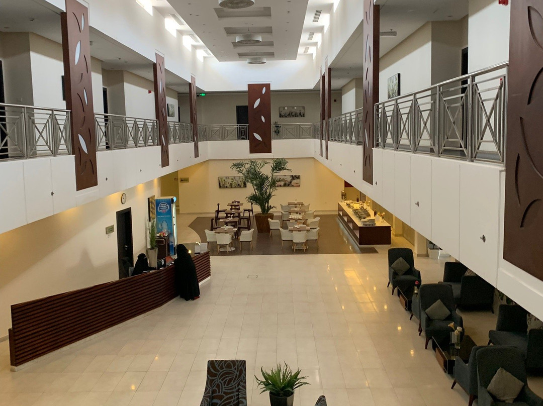 Grand Lily Hotel Suites主图