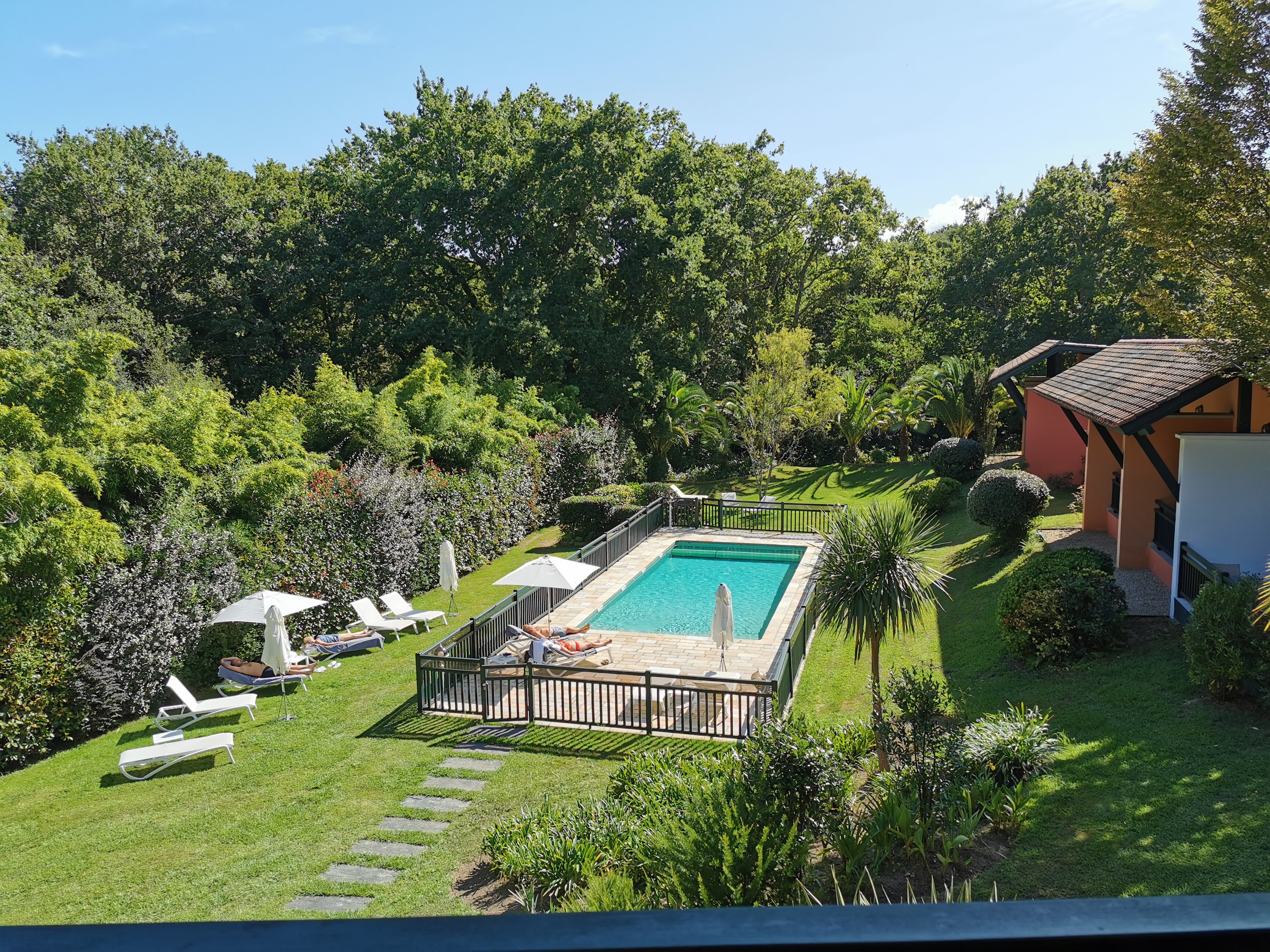 Hotel Les Freres Ibarboure-泳池