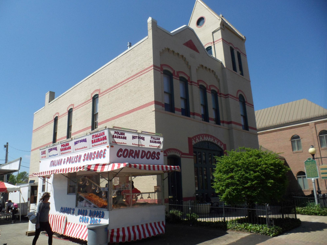 Holland City Hall & Firehouse No. 2-荷兰村必去景点
