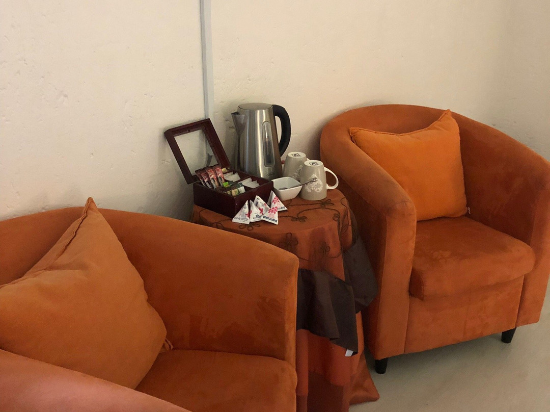 Flame Lily Inn主图