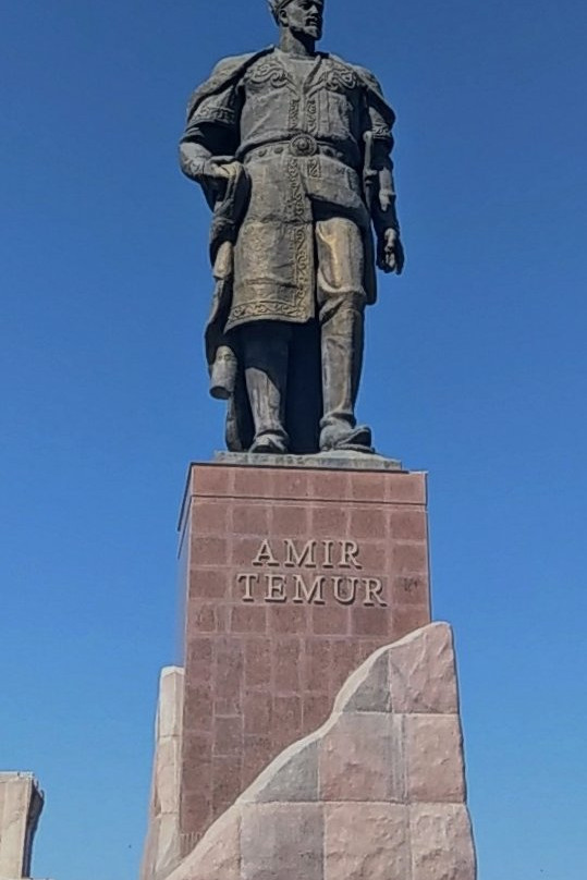 Statue of Amir Timur-沙赫利苏伯兹必去景点