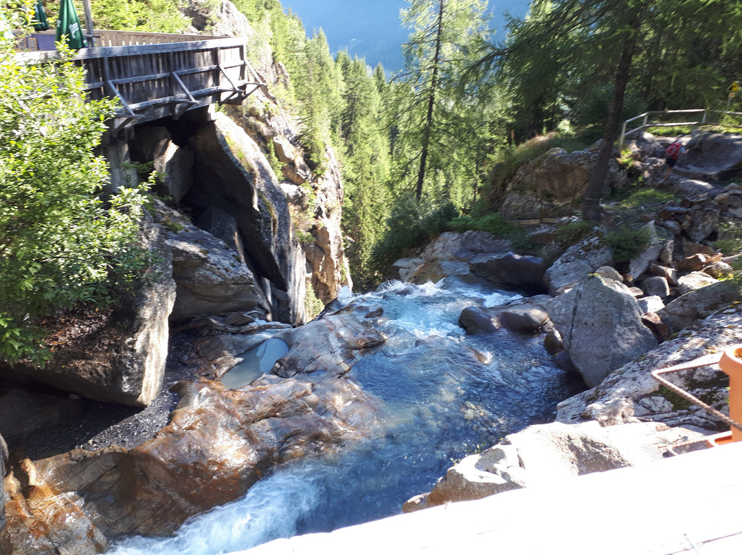Sentier de la cascade de Berard-Vallorcine必去景点