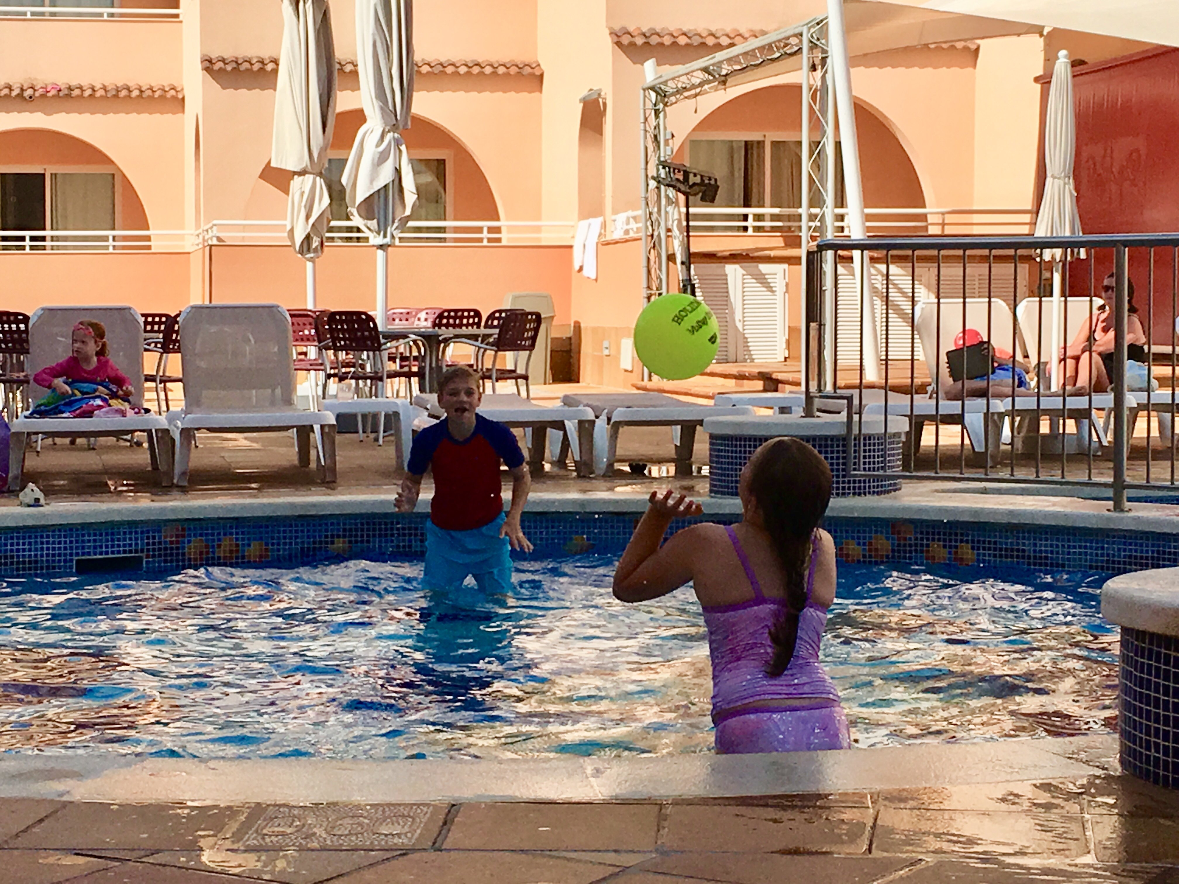 罗萨玛尔公寓式酒店-泳池