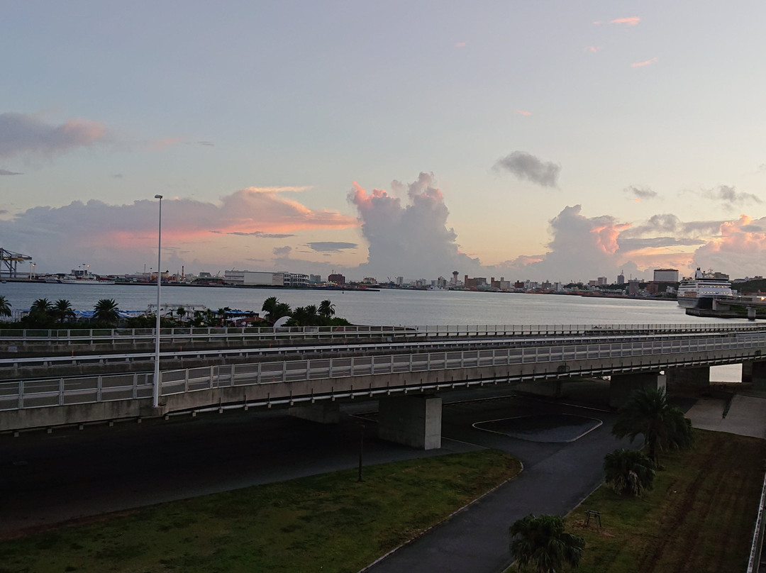 那霸海滩边酒店主图