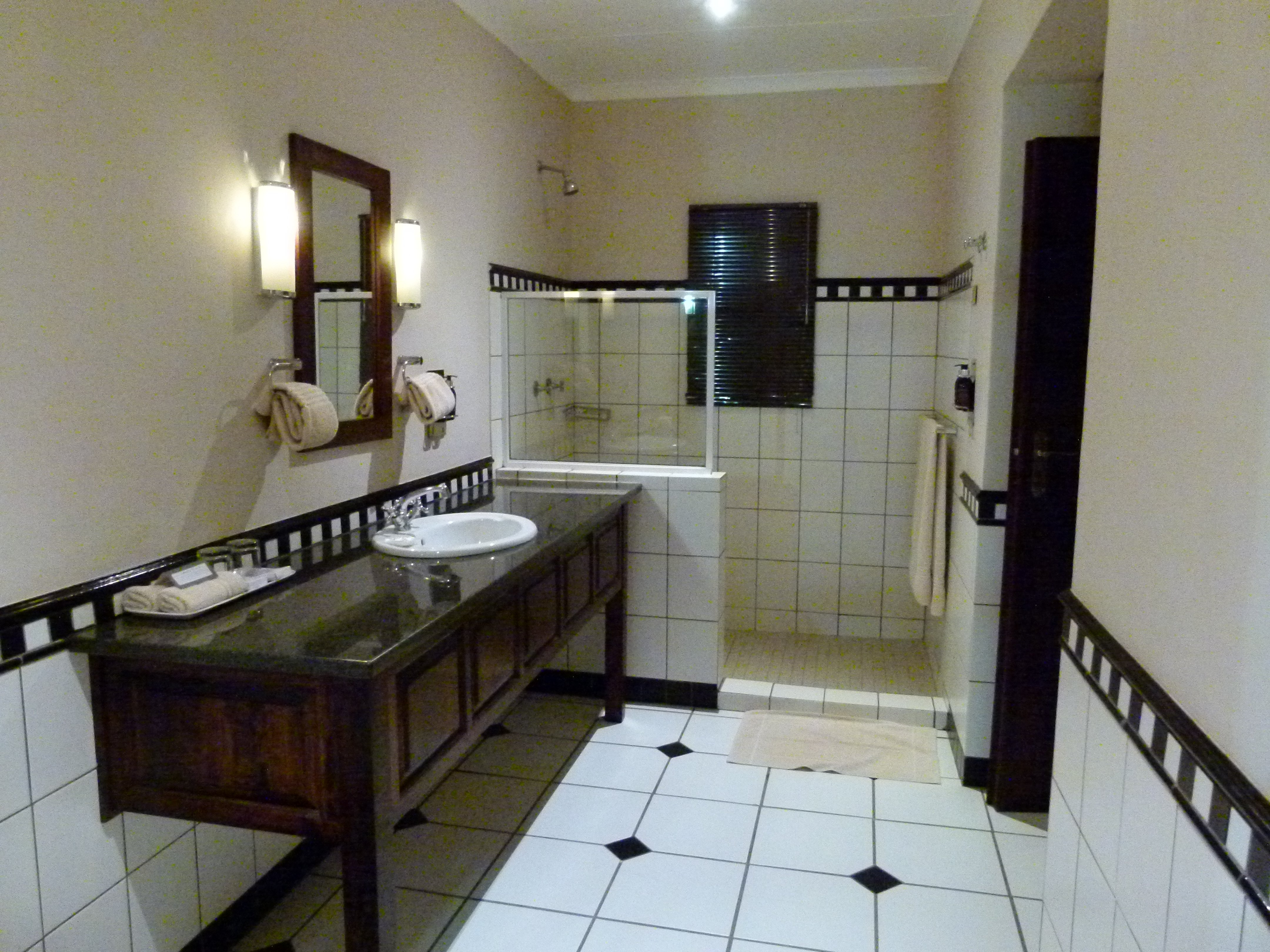 Perry's Bridge Hollow Boutique Hotel-浴室