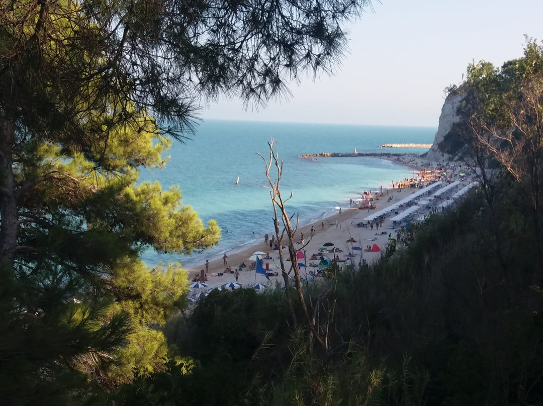 Spiaggia dei Sassi Neri景点图片