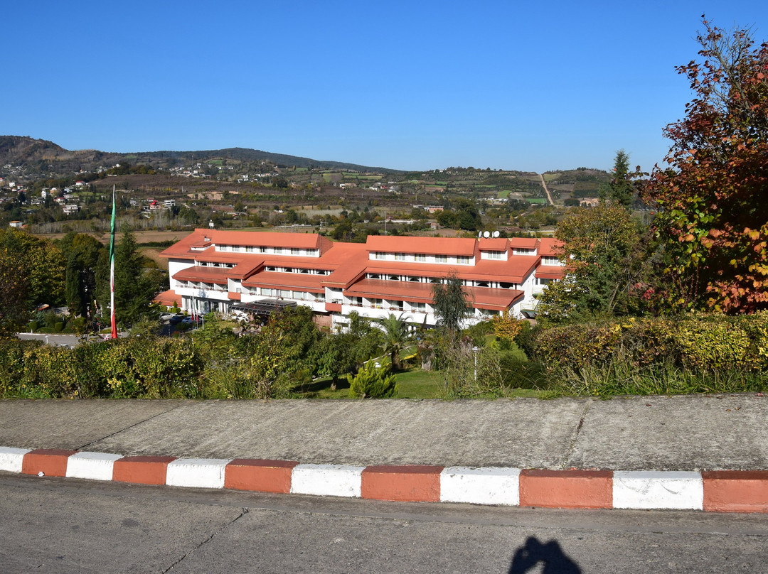 Salar Darreh Hotel主图