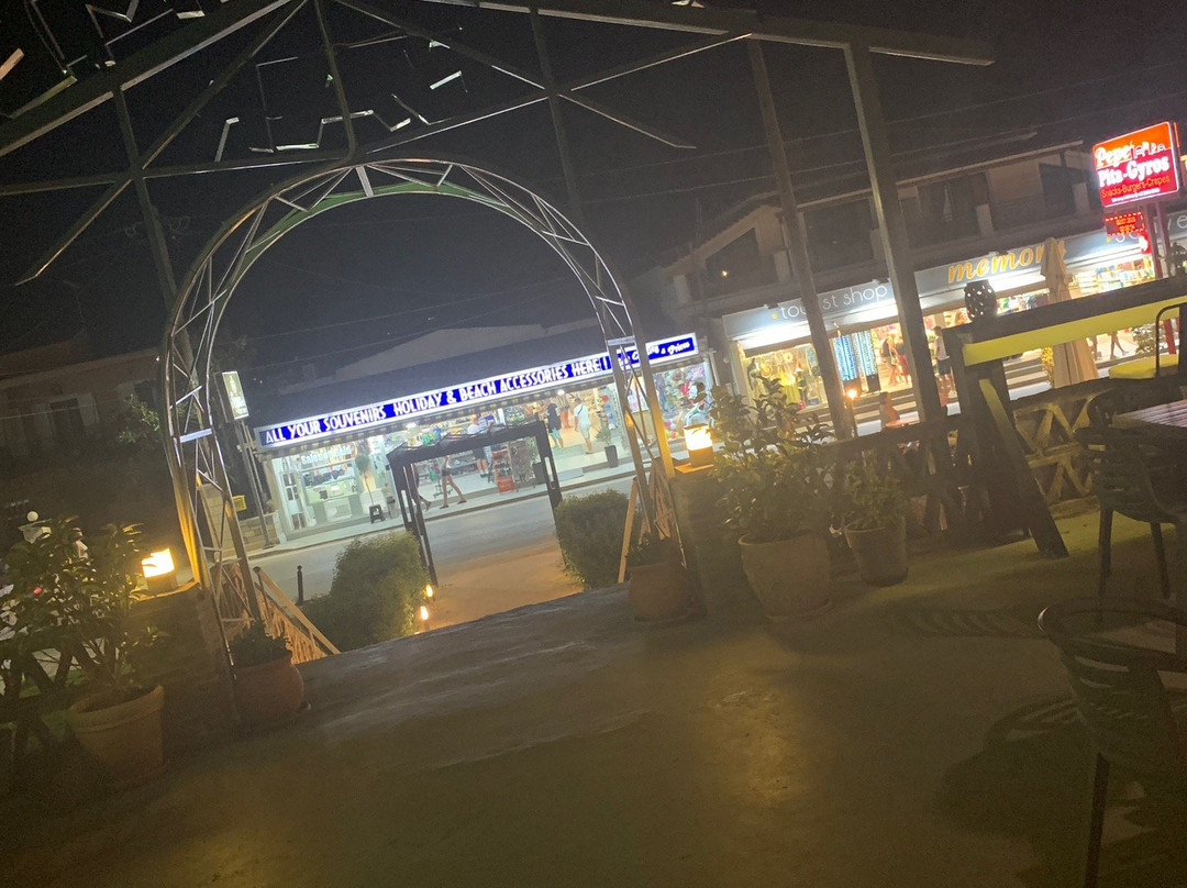 Catacombs Cocktail Cafe-Bar-Alykanas必去景点