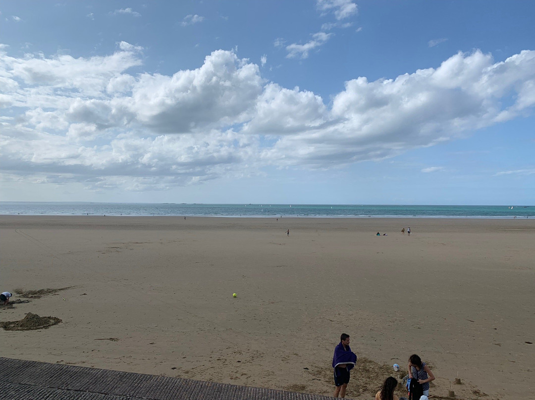 Plage de Caroual-Erquy必去景点