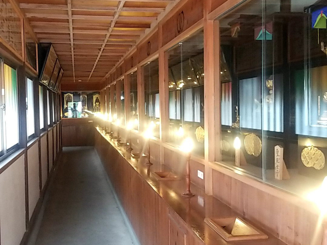 Nishi Higari Temple in Mt. Muryousan-秩父市必去景点