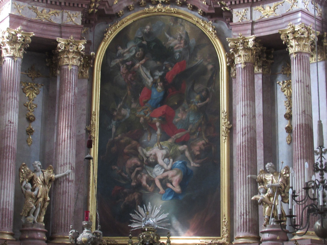Michaelerkirche-施泰尔必去景点