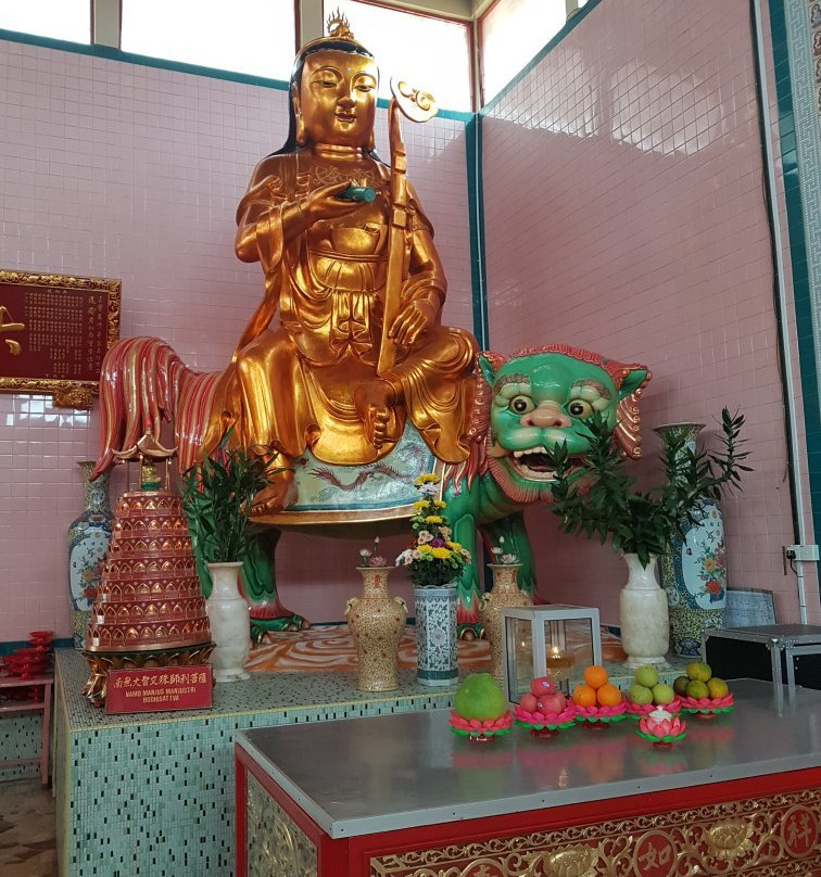 Sam Poh Temple景点图片