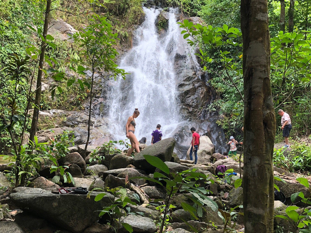 Sai Rung Waterfall景点图片