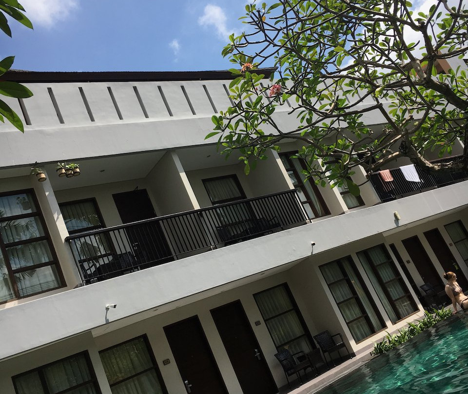 阿玛迪假日别墅酒店主图