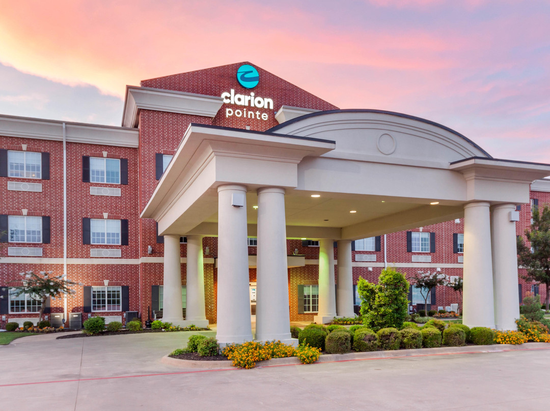 萨尔弗斯普林斯快捷假日套房酒店主图