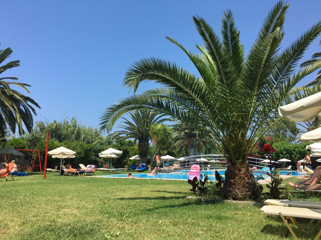 May Beach Hotel主图