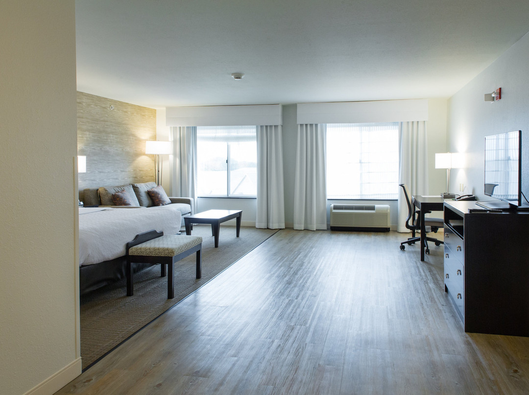 Holiday Inn & Suites Bloomington-airport By IHG主图