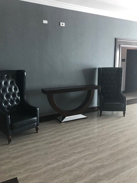 City Plaza Hotel & Suites主图