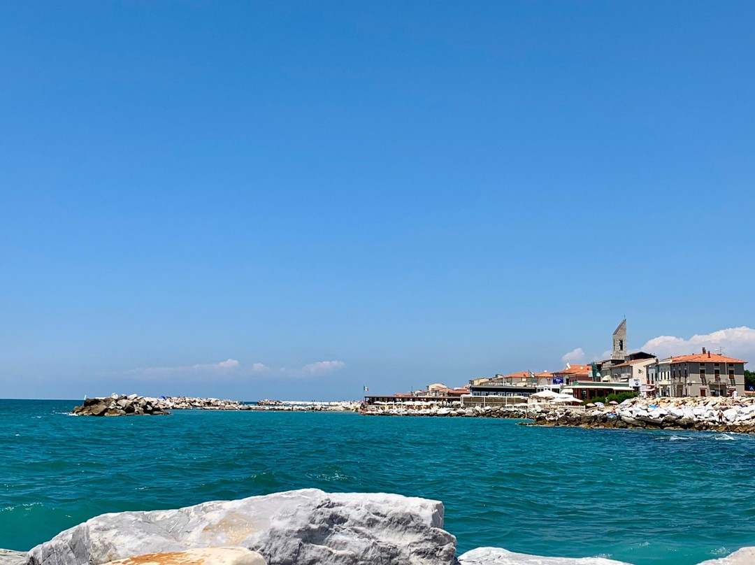 Scogli Marina di Pisa景点图片