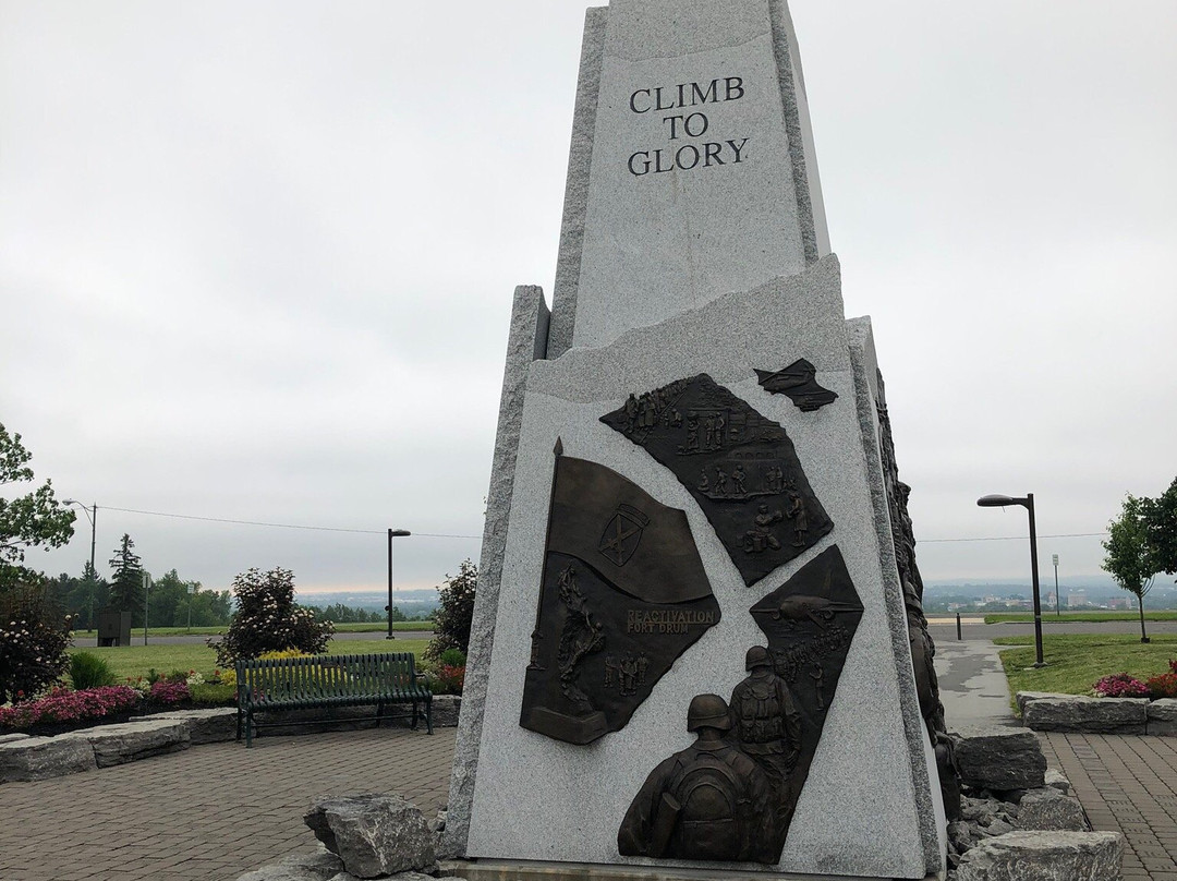 Honor the Mountain Monument-Watertown必去景点