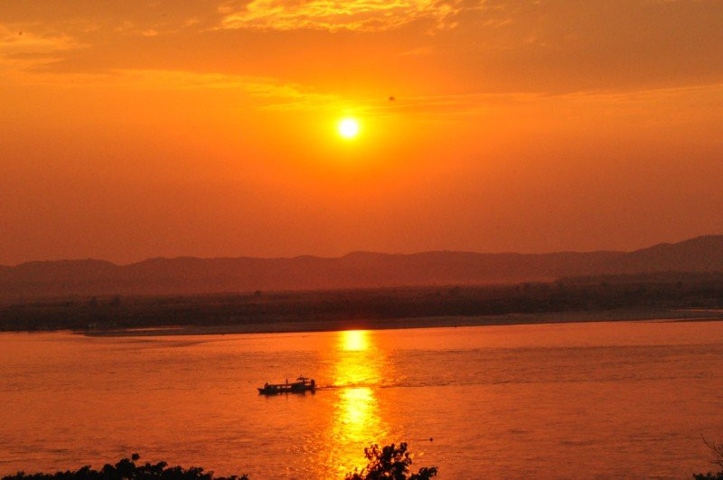 阿亚尔瓦蒂河景酒店主图