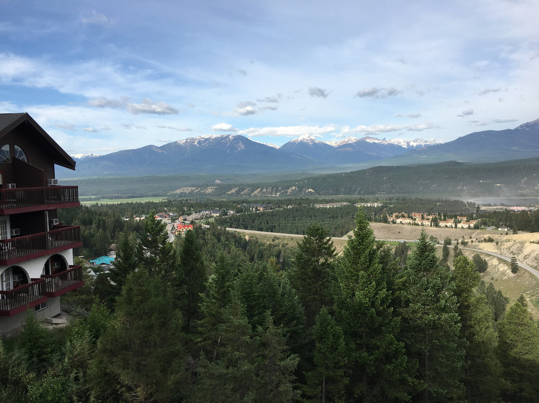 Rocky Mountain Springs Lodge and Restaurant主图