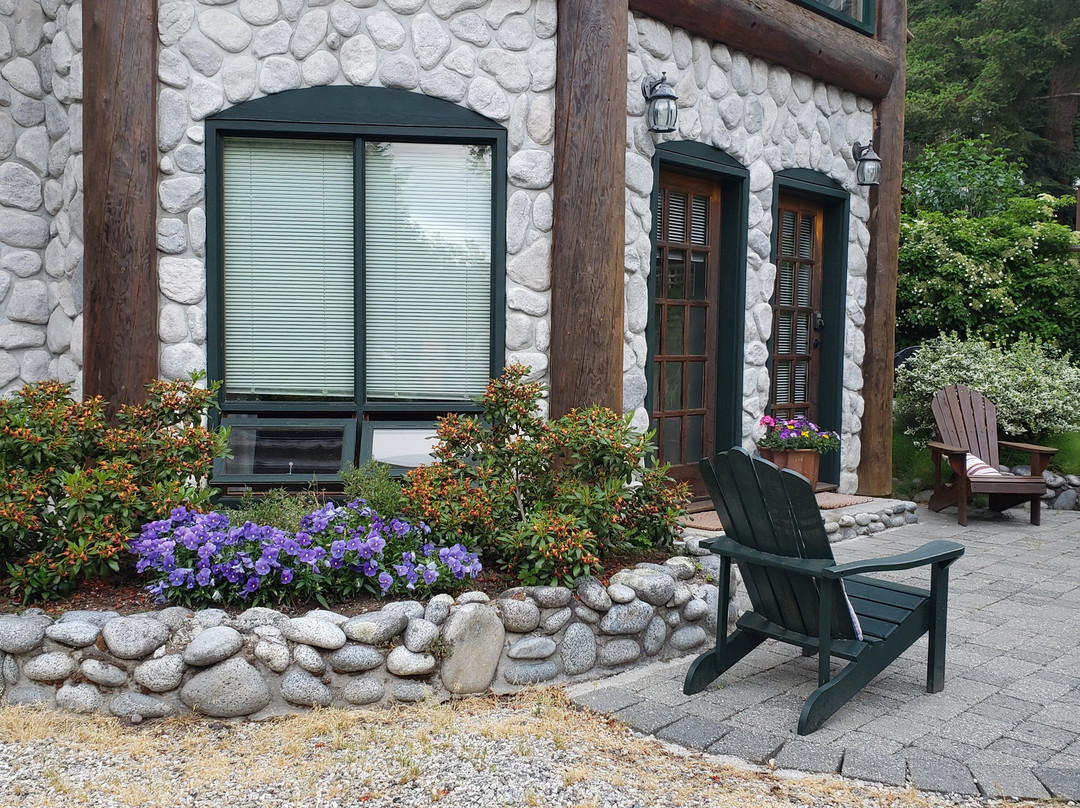 Loghouse at Halfmoon Bay主图