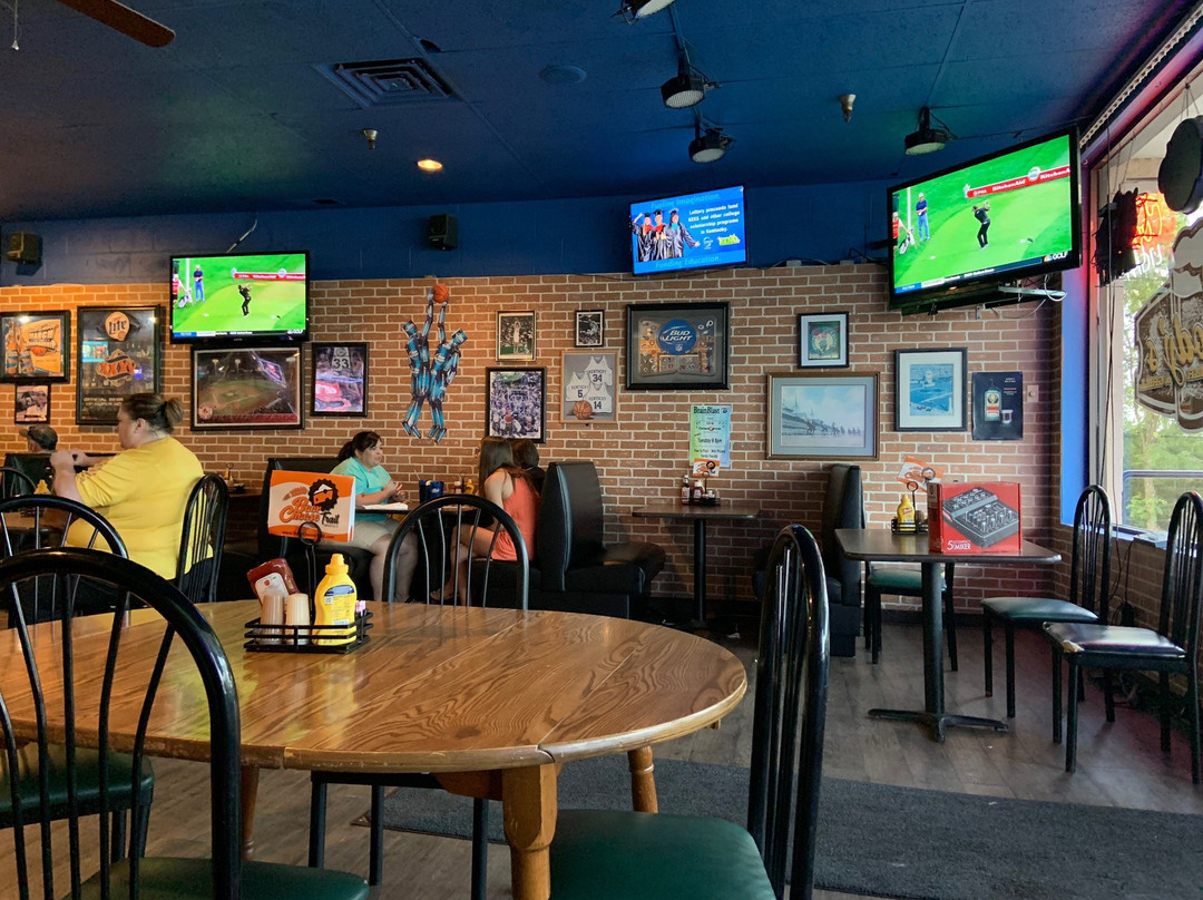 Woodys Sports Bar and Grill景点图片